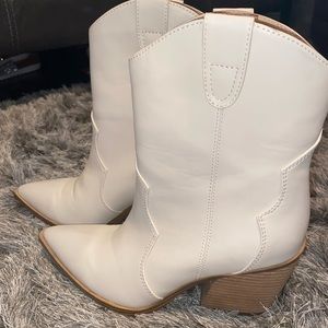 STEVE MADDEN WESTYN COWGIRL WESTERN BOOTIES SIZE 9 - WORN ONCE 👢